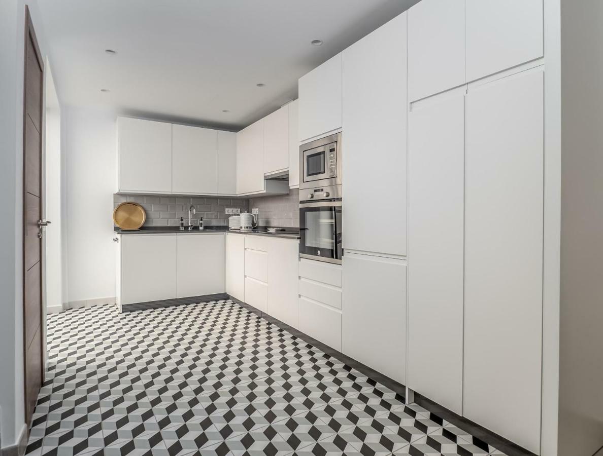 Вилла Marbella Old Town : Luxury Townhouse Экстерьер фото